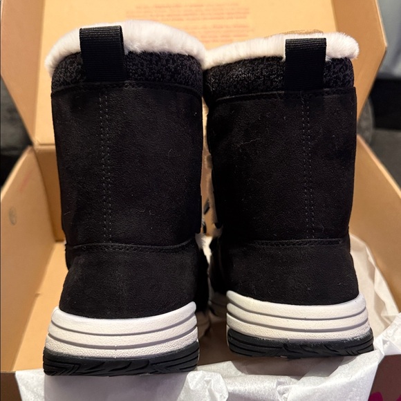 Brand new in box Ryka Aubonne winter boots size 9 wide! Water repellent and warm - Picture 3 of 8